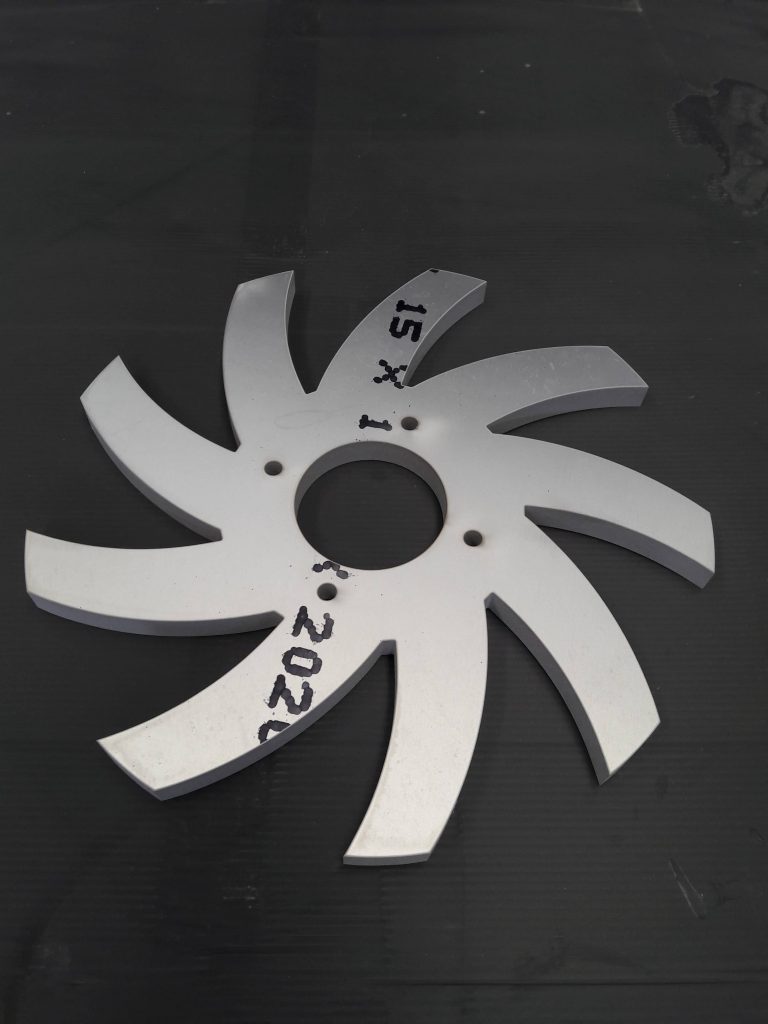Découpe au jet d'eau d'aluminium